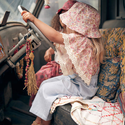 女童白色花朵棉上衣