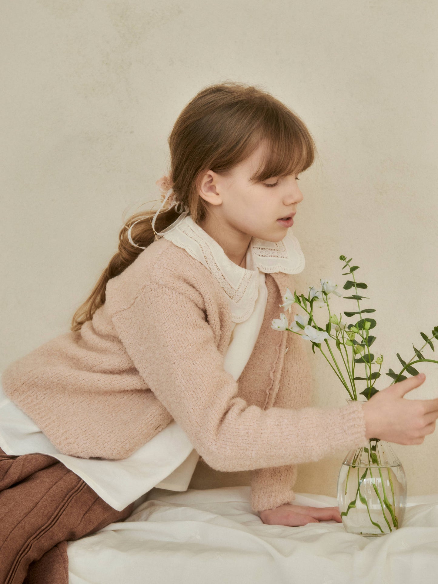 女童白色蕾丝领棉衬衫