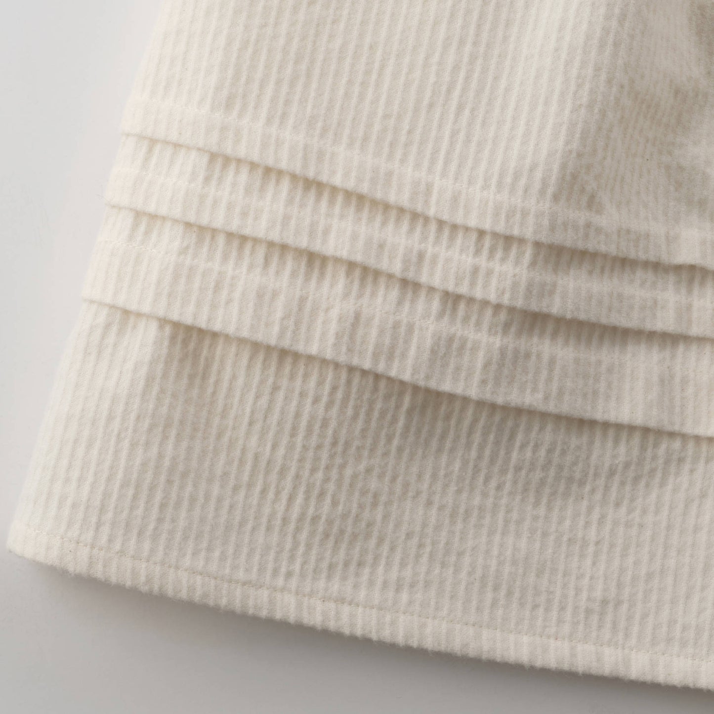 女童白色蕾丝领棉连衣裙