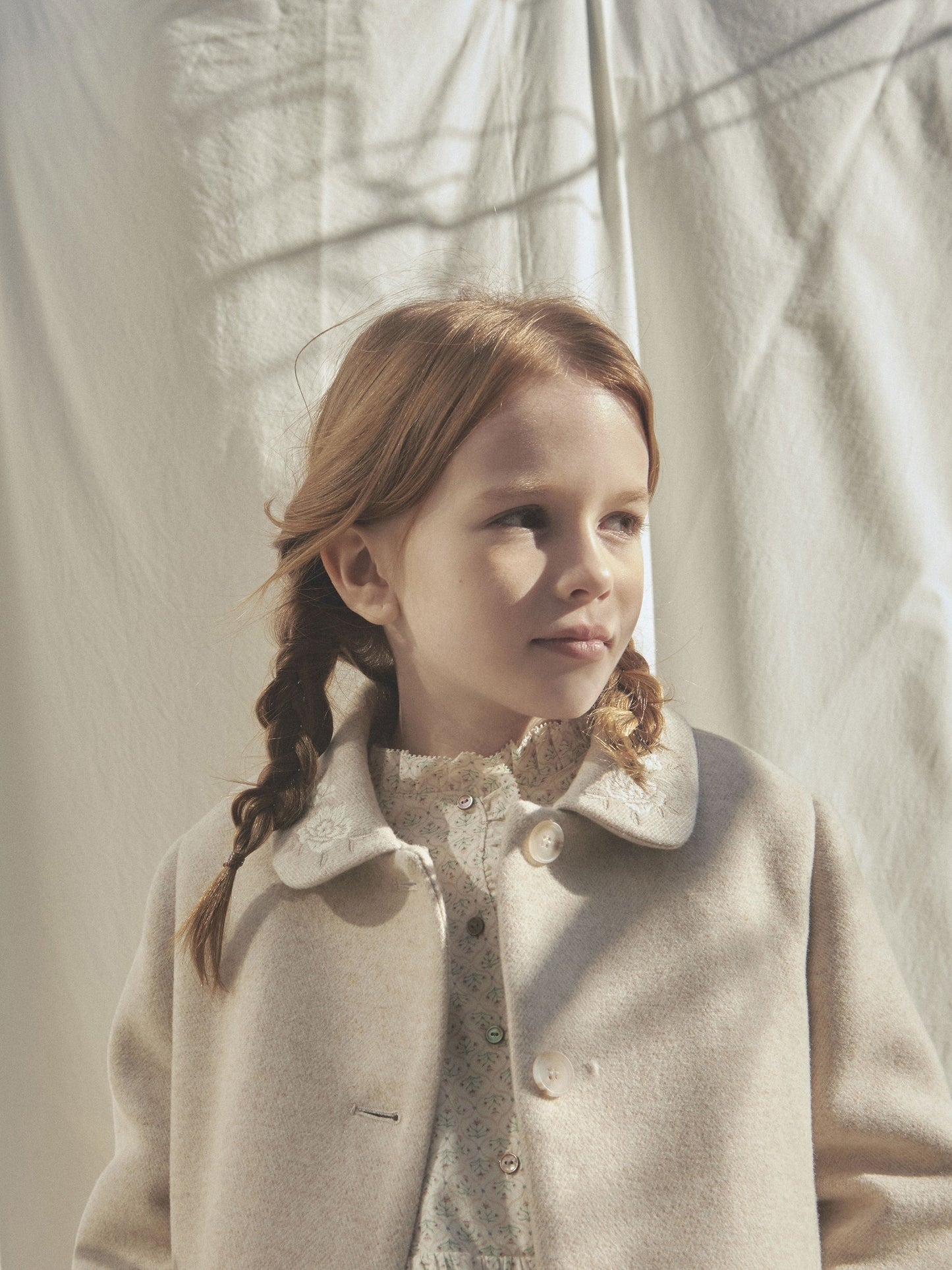 女童米色羊毛外套