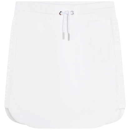 女童白色短裙