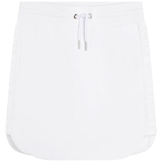 女童白色短裙