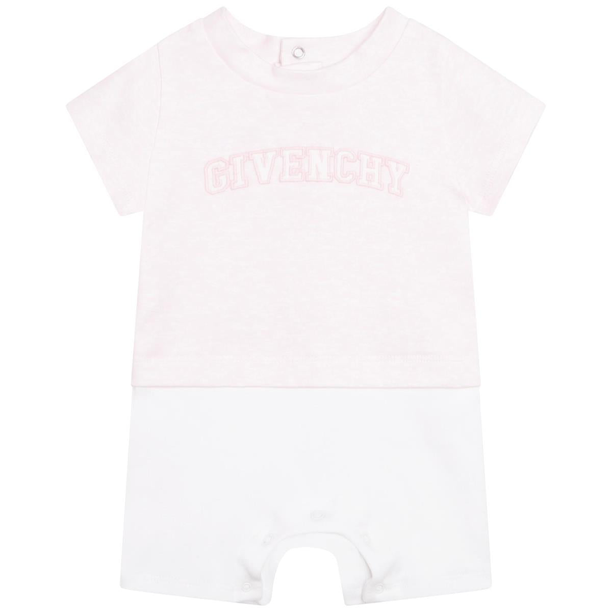 婴儿粉色连体衣