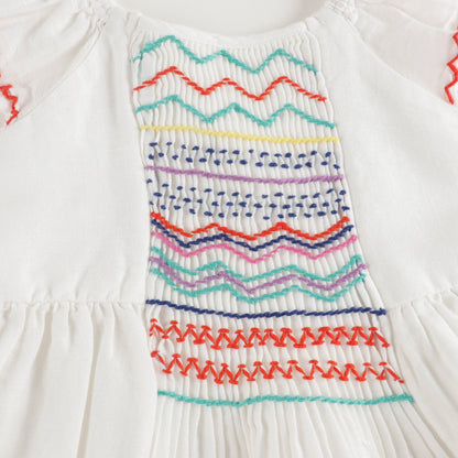 女童白色连衣裙