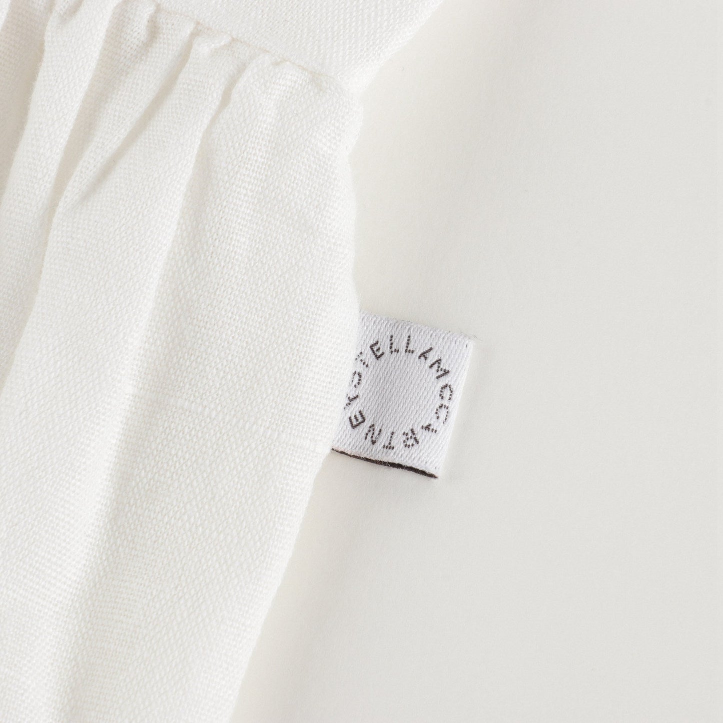 女童白色连衣裙