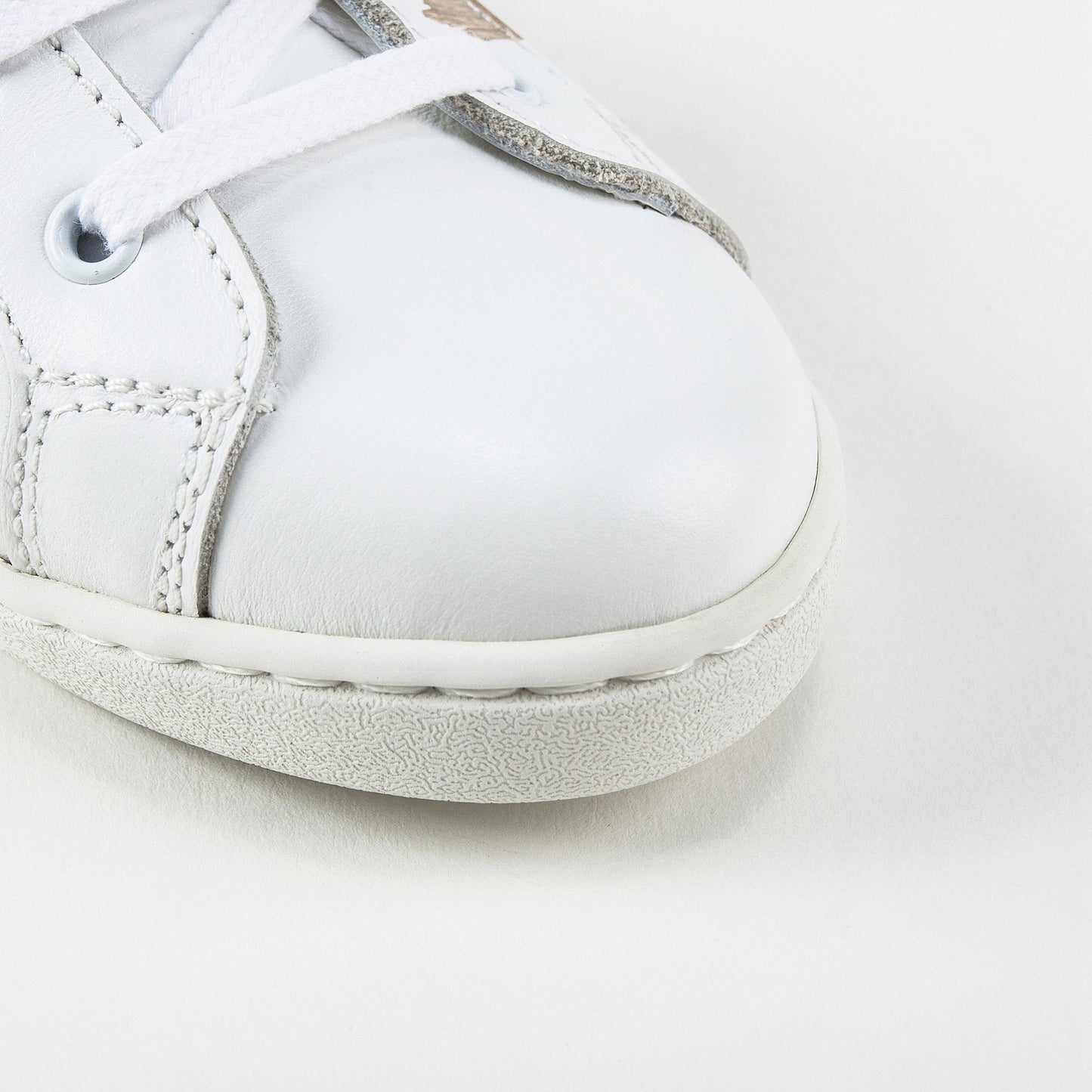 Girls White Leather Whit  Logo Shoes