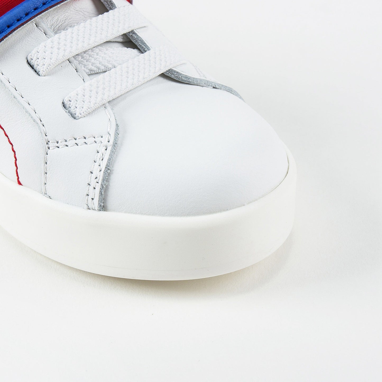 Girls White Leather Whit Red Logo Shoes