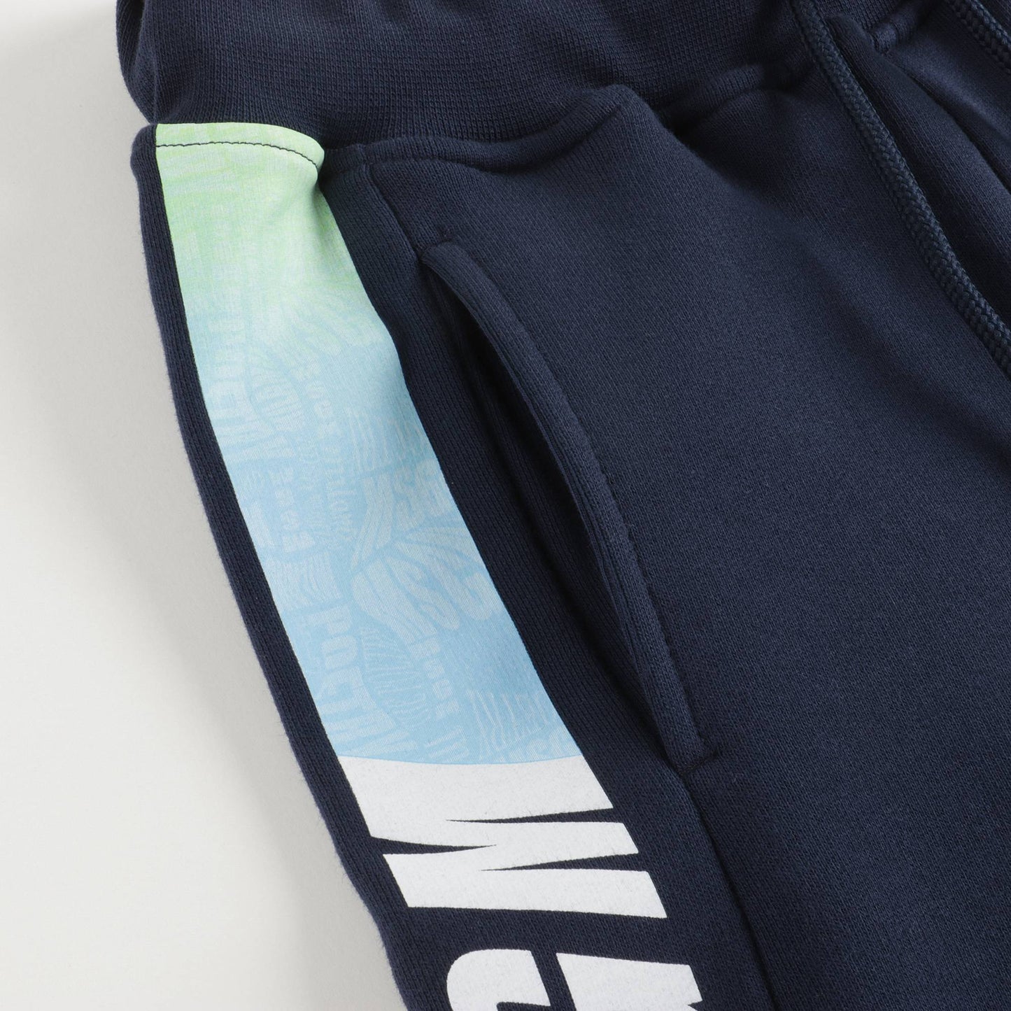 男童黑色Logo棉短裤