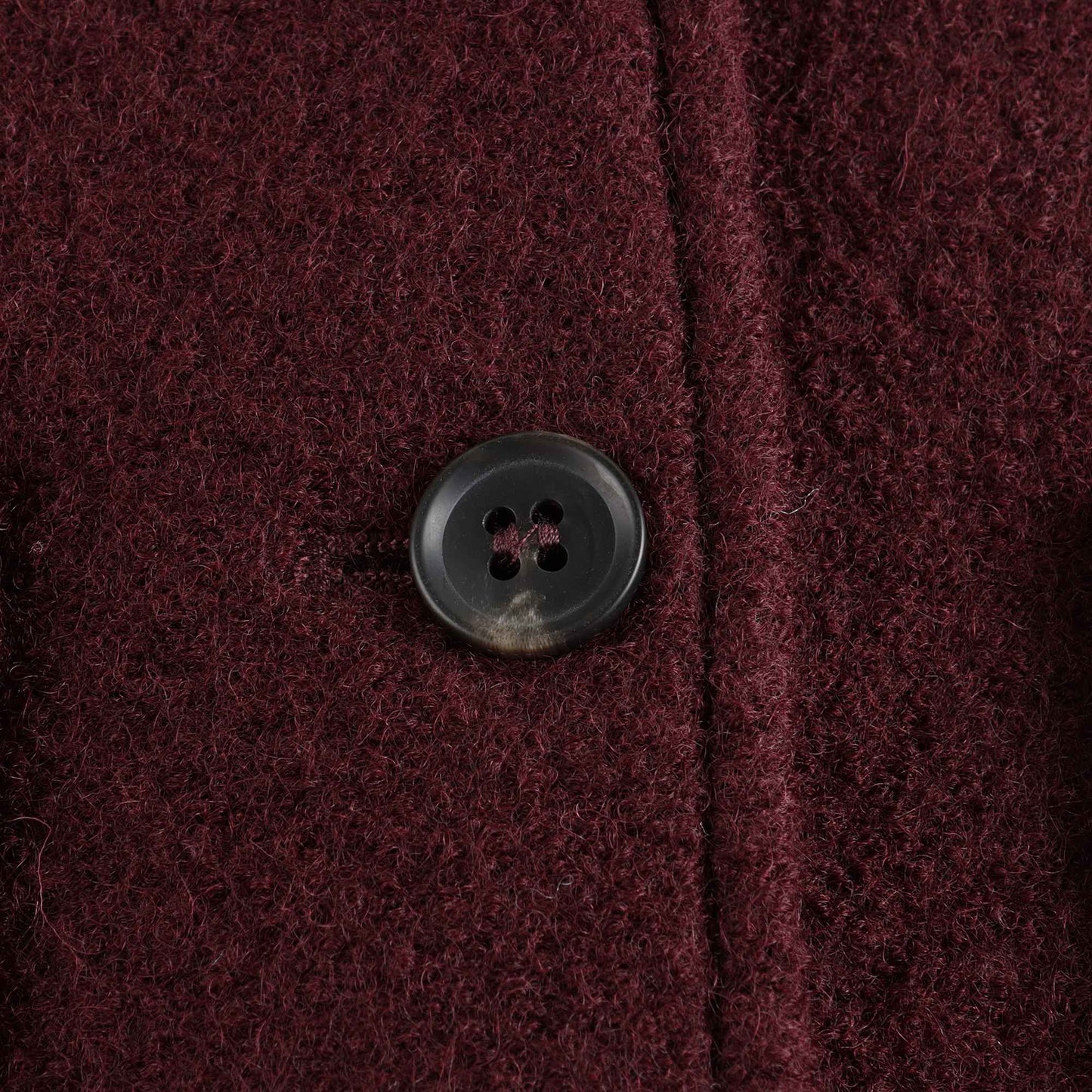 女童深红色羊毛夹克