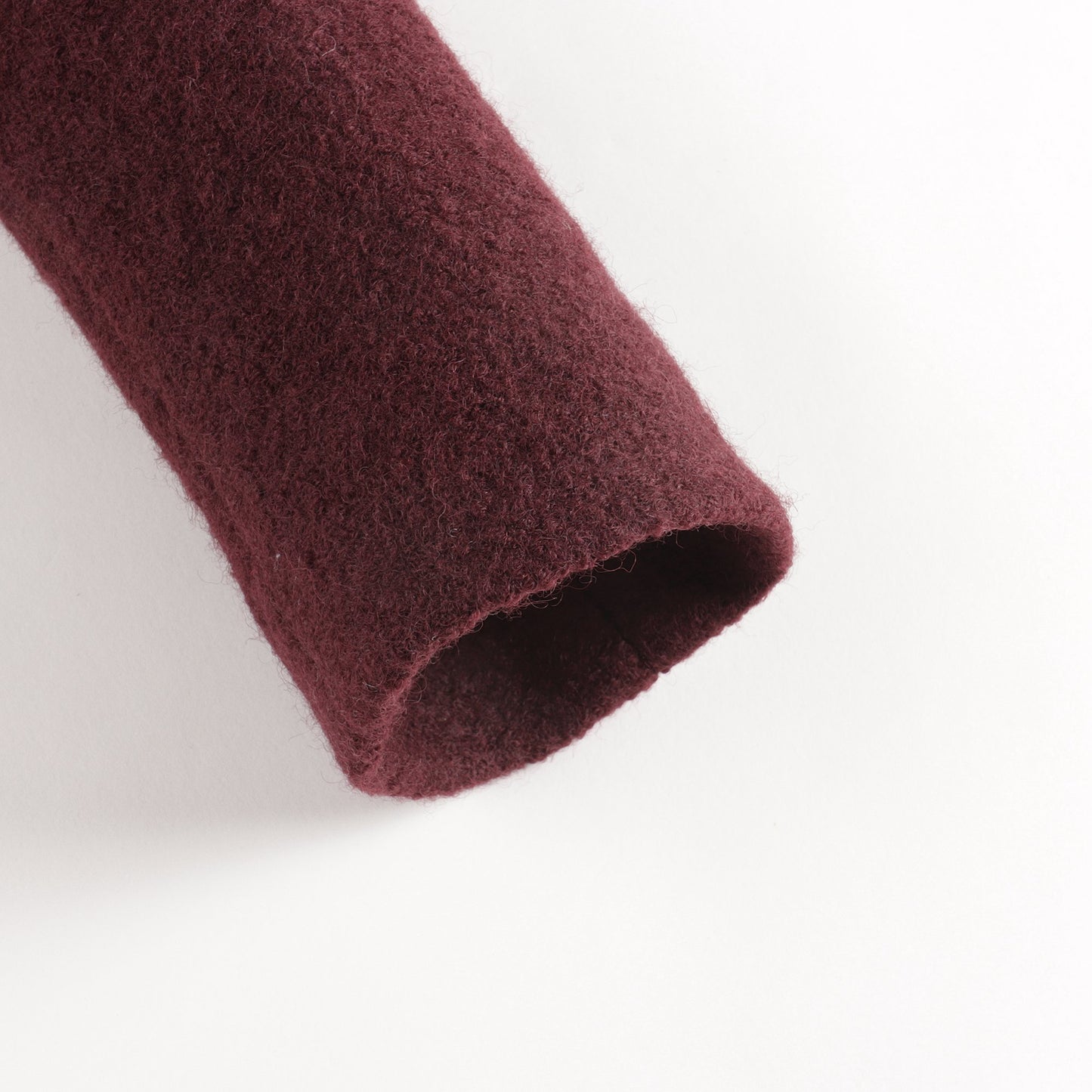 女童深红色羊毛夹克