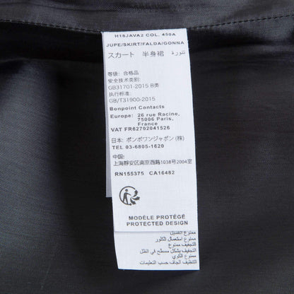女童红格子短裙