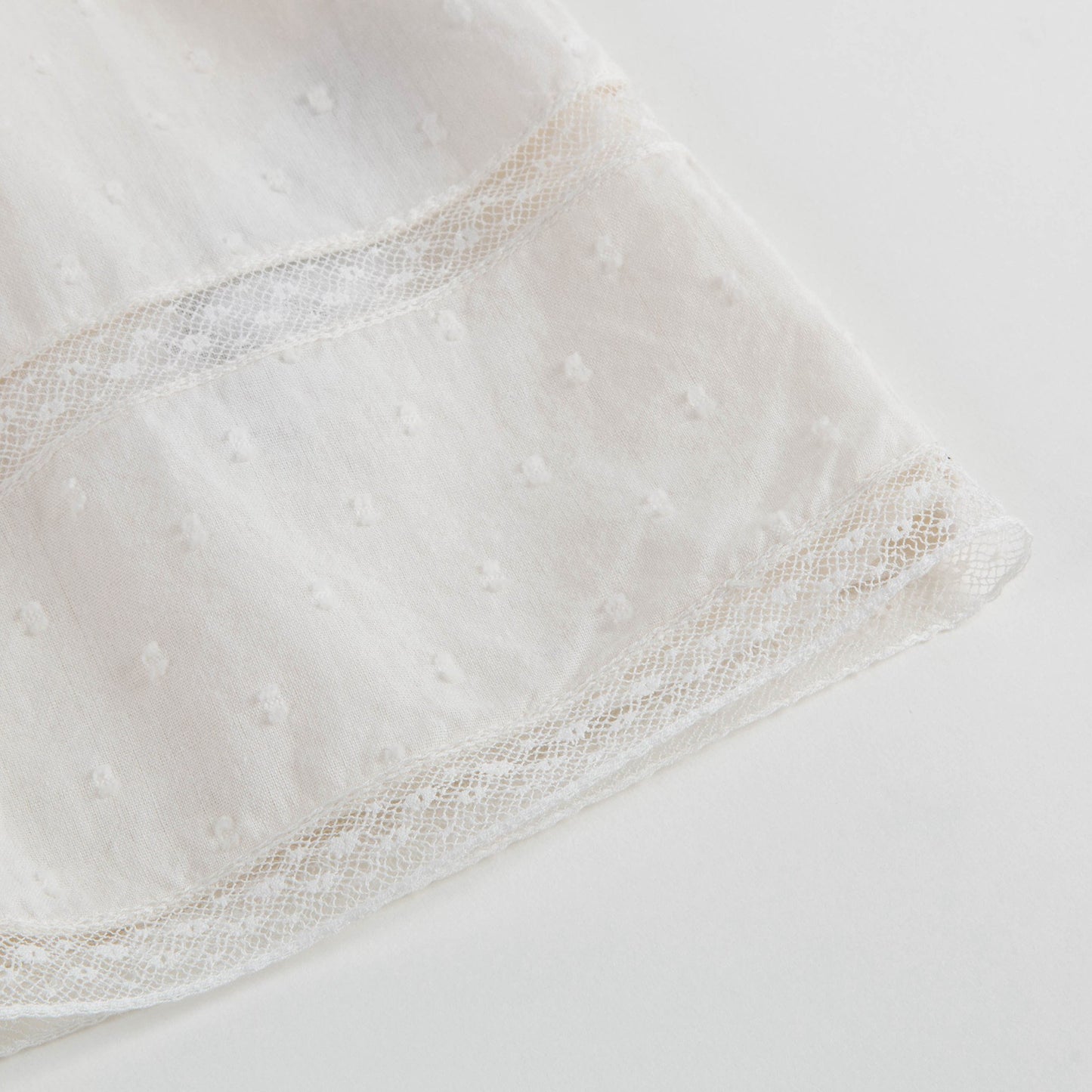 女小童米白色连衣裙