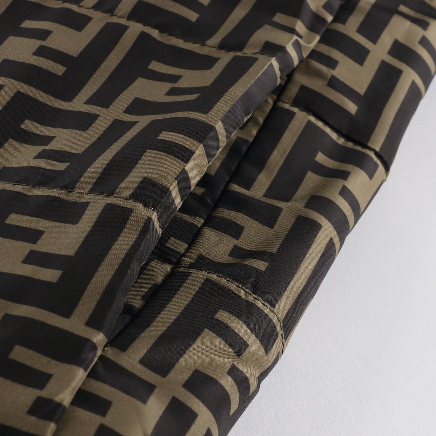 儿童白色双面羽绒服