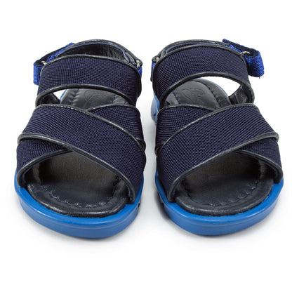女童蓝色凉鞋