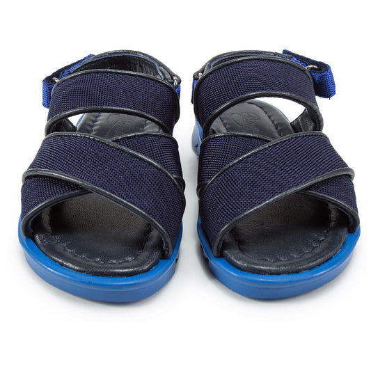 女童蓝色凉鞋