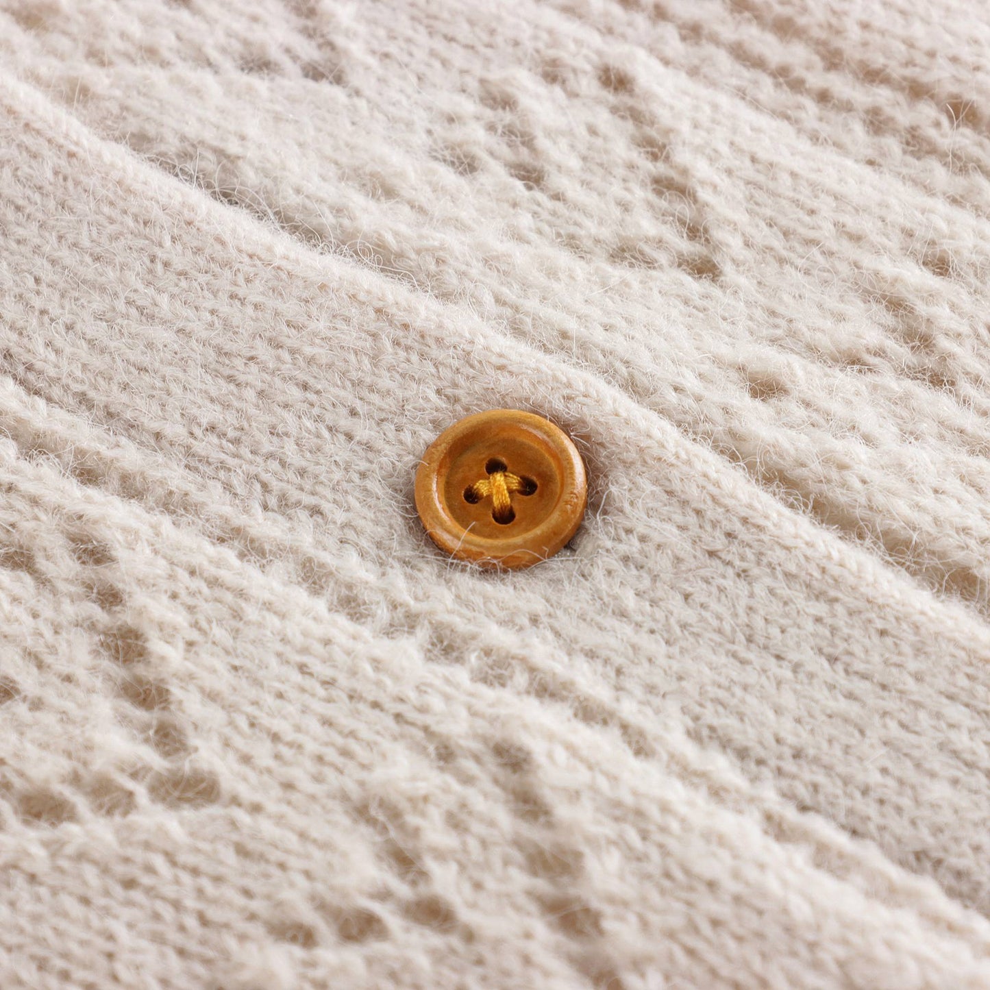 女童白色开衫
