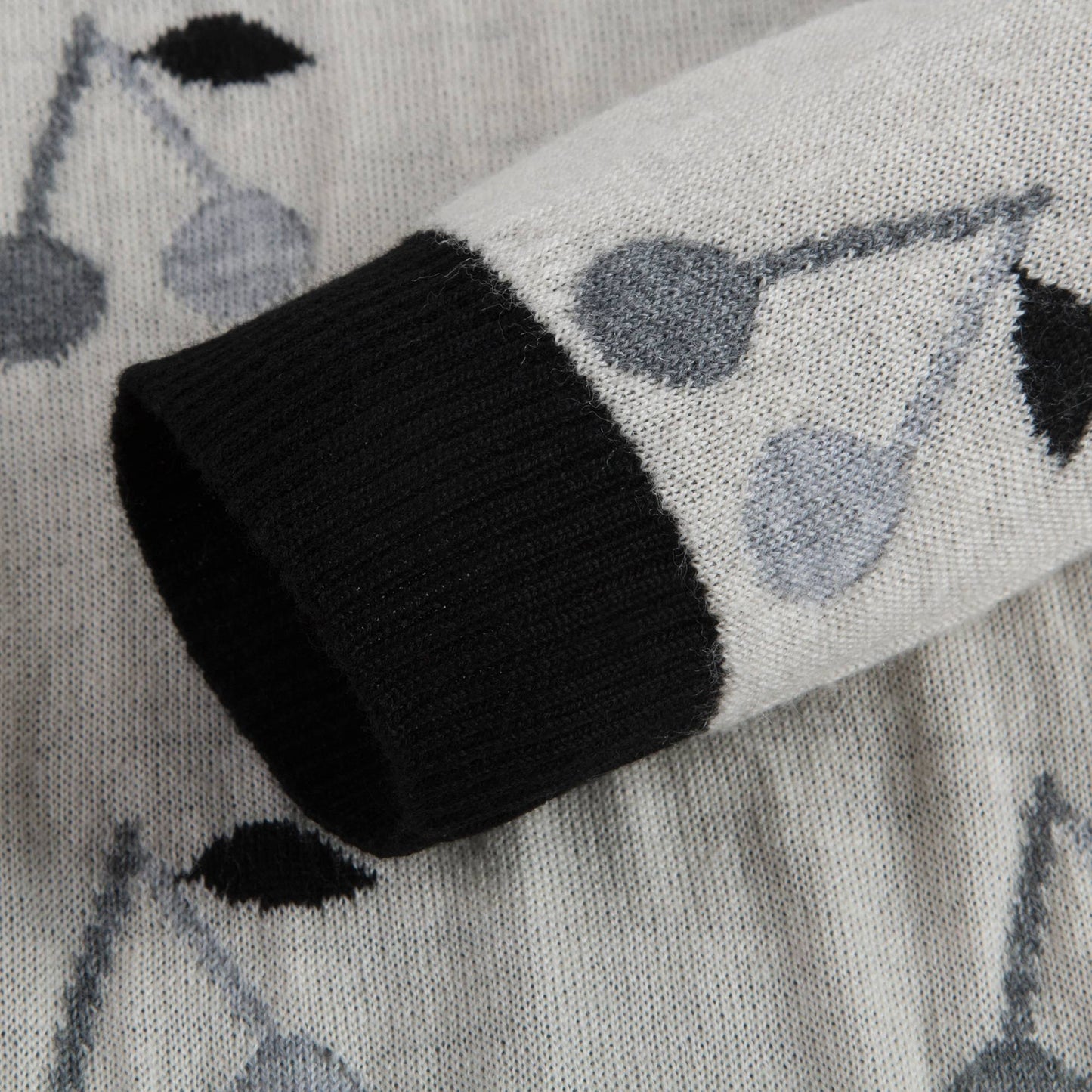 女童白色樱桃针织衫