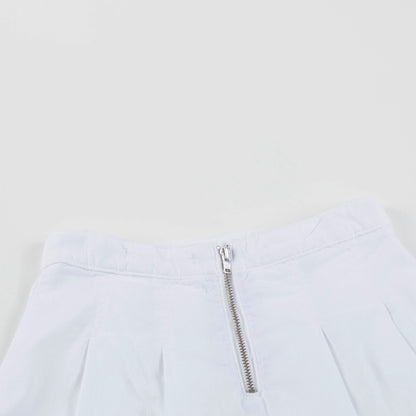 女童白色短裙