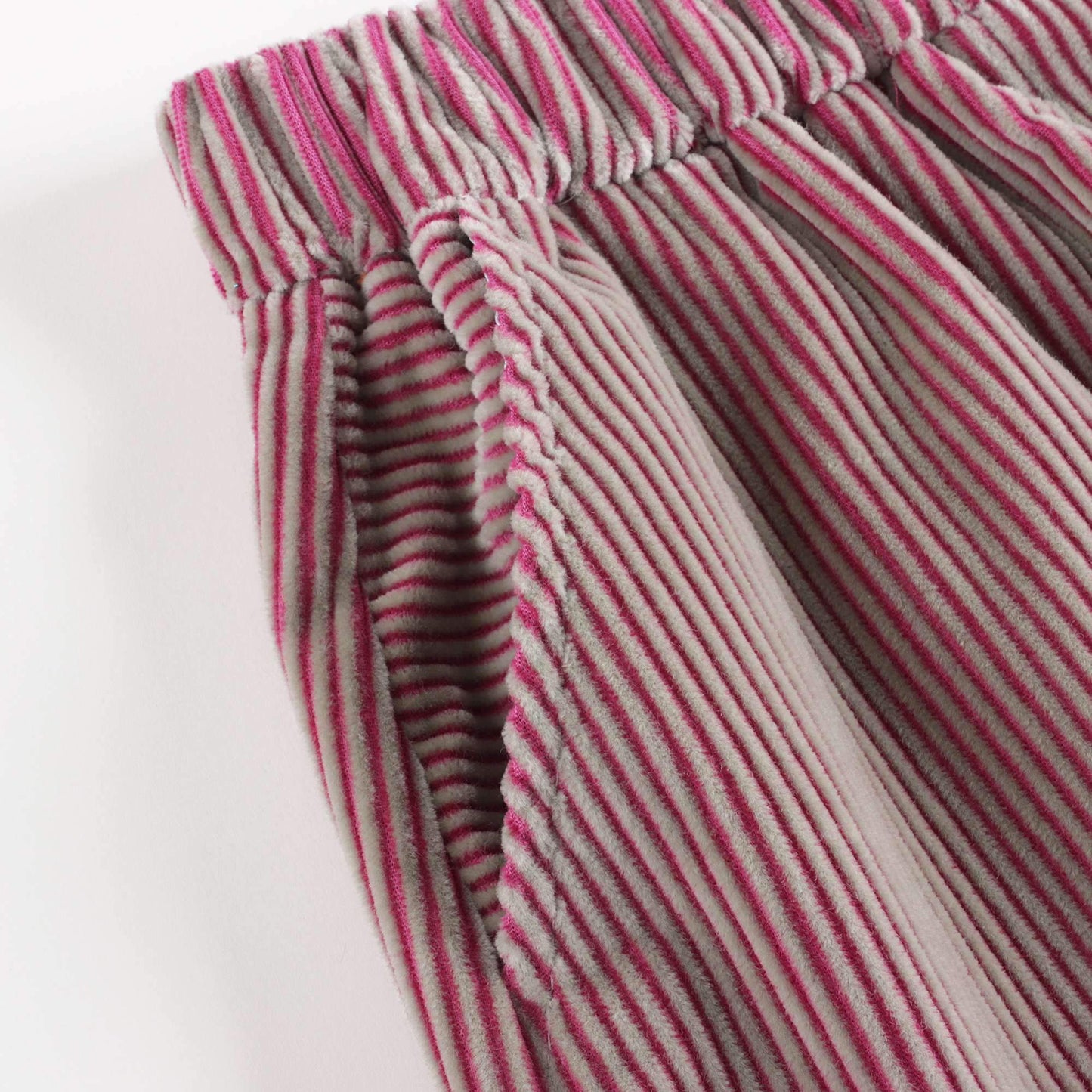 女童粉色丝绒短裙