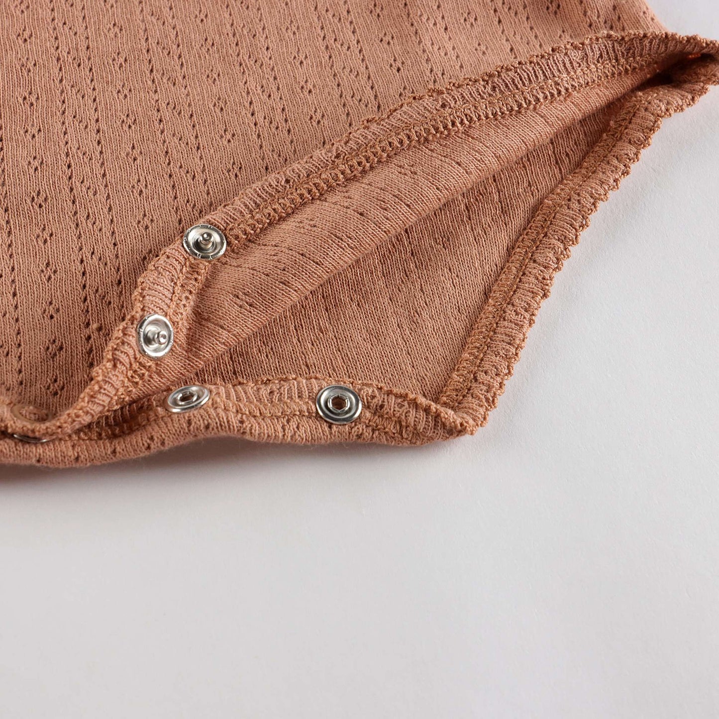 女婴棕色棉连体衣