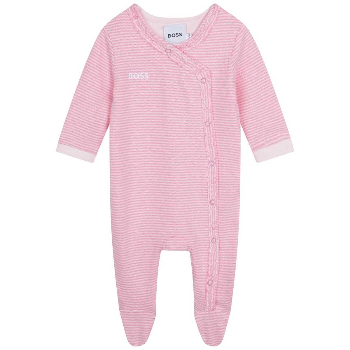 女婴粉色连体衣