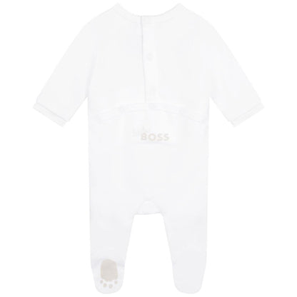 女婴白色连体衣