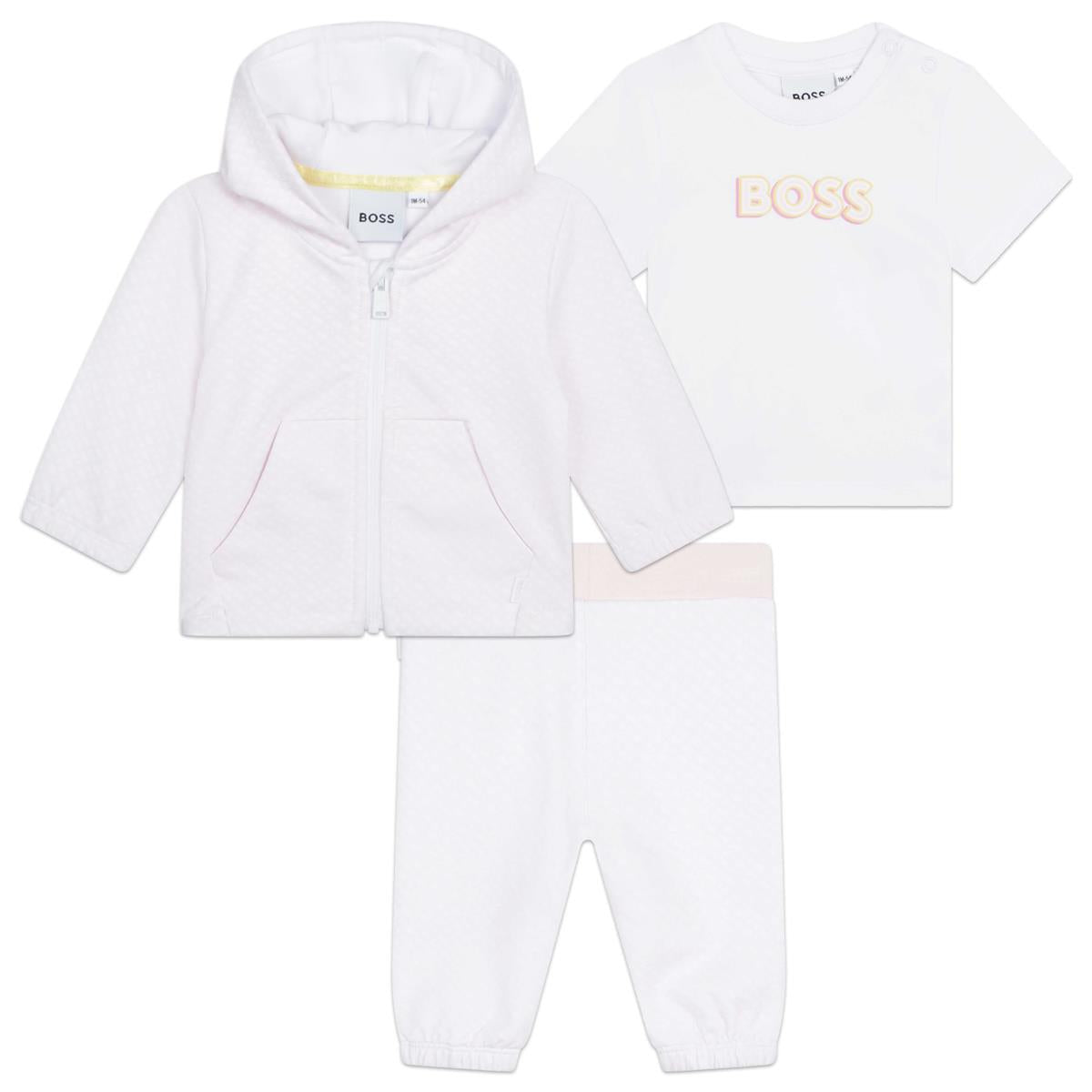 女婴白色棉套装