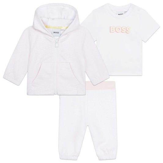 女婴白色棉套装