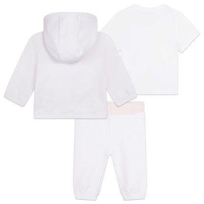 女婴白色棉套装