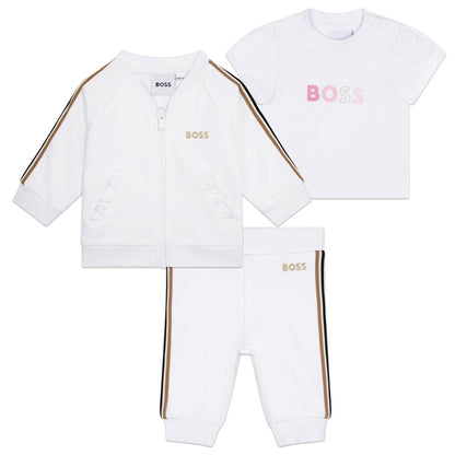 女婴白色棉套装