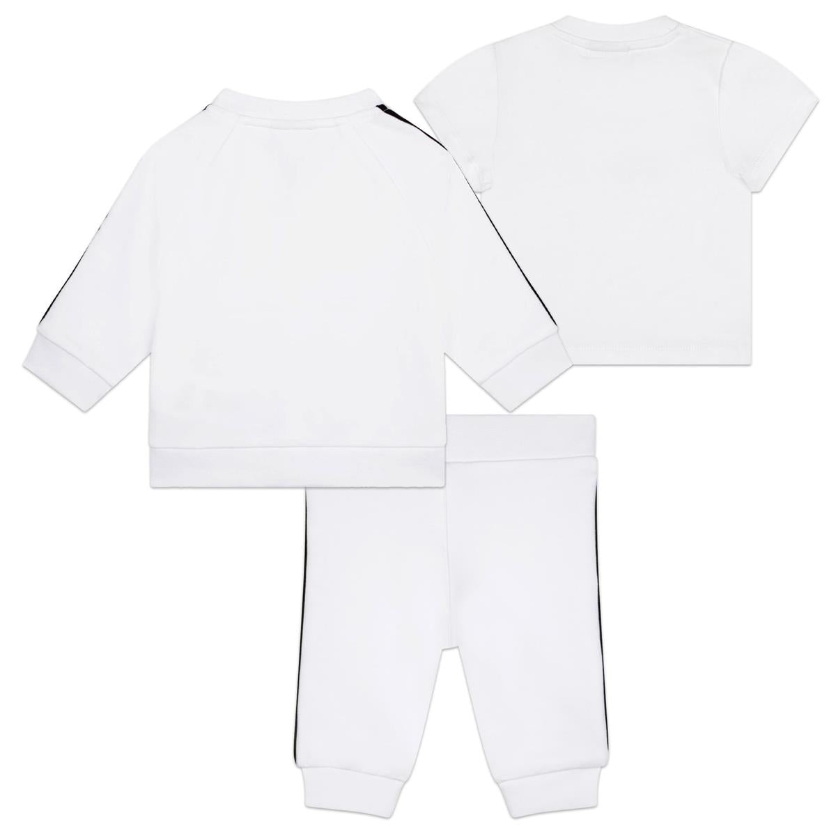 女婴白色棉套装