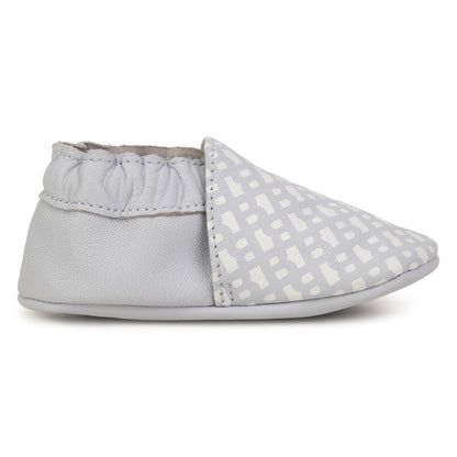 男婴浅蓝色平底鞋