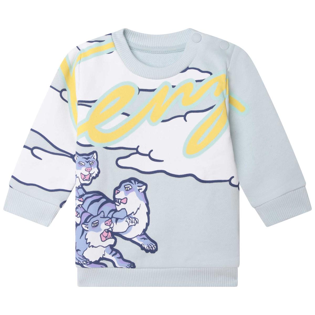 女婴浅蓝色卫衣