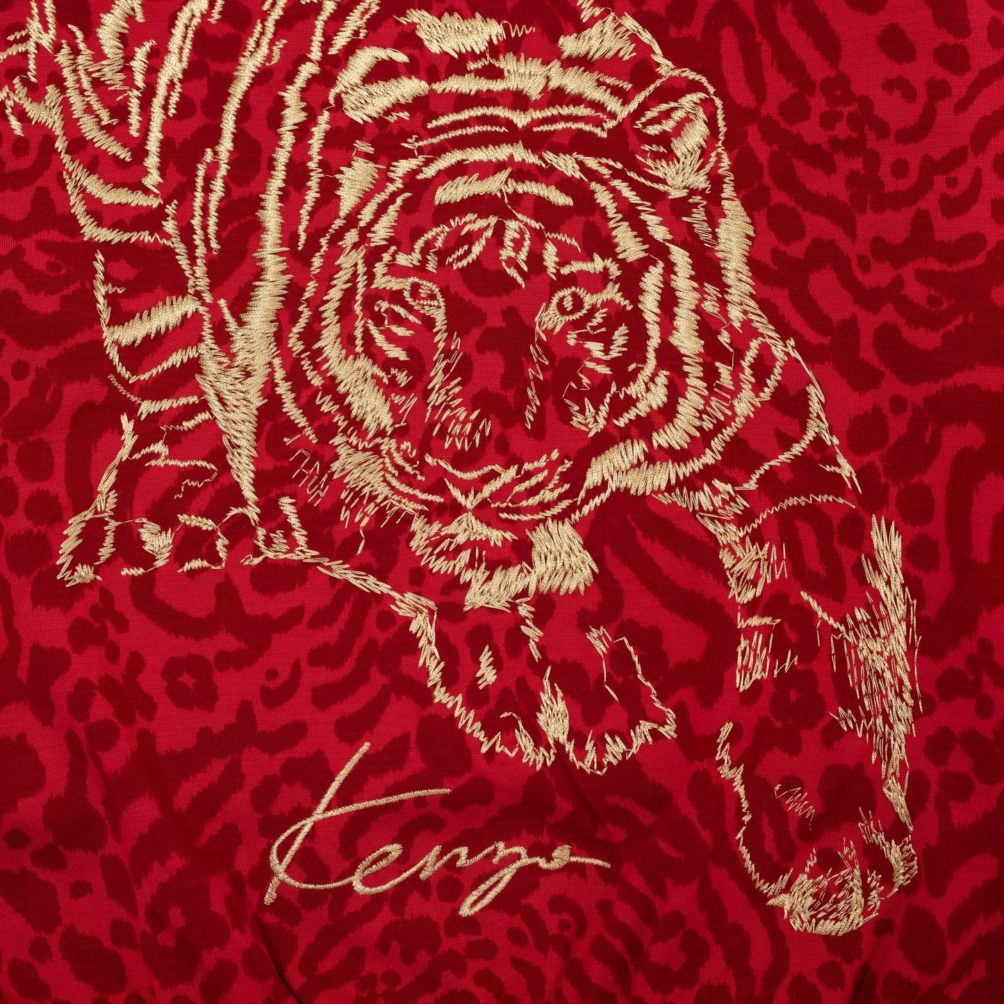 儿童红色拉链上衣