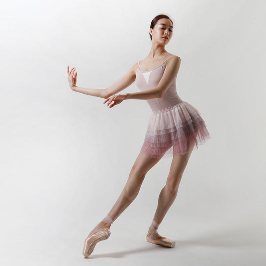 女童粉色芭蕾舞短裙
