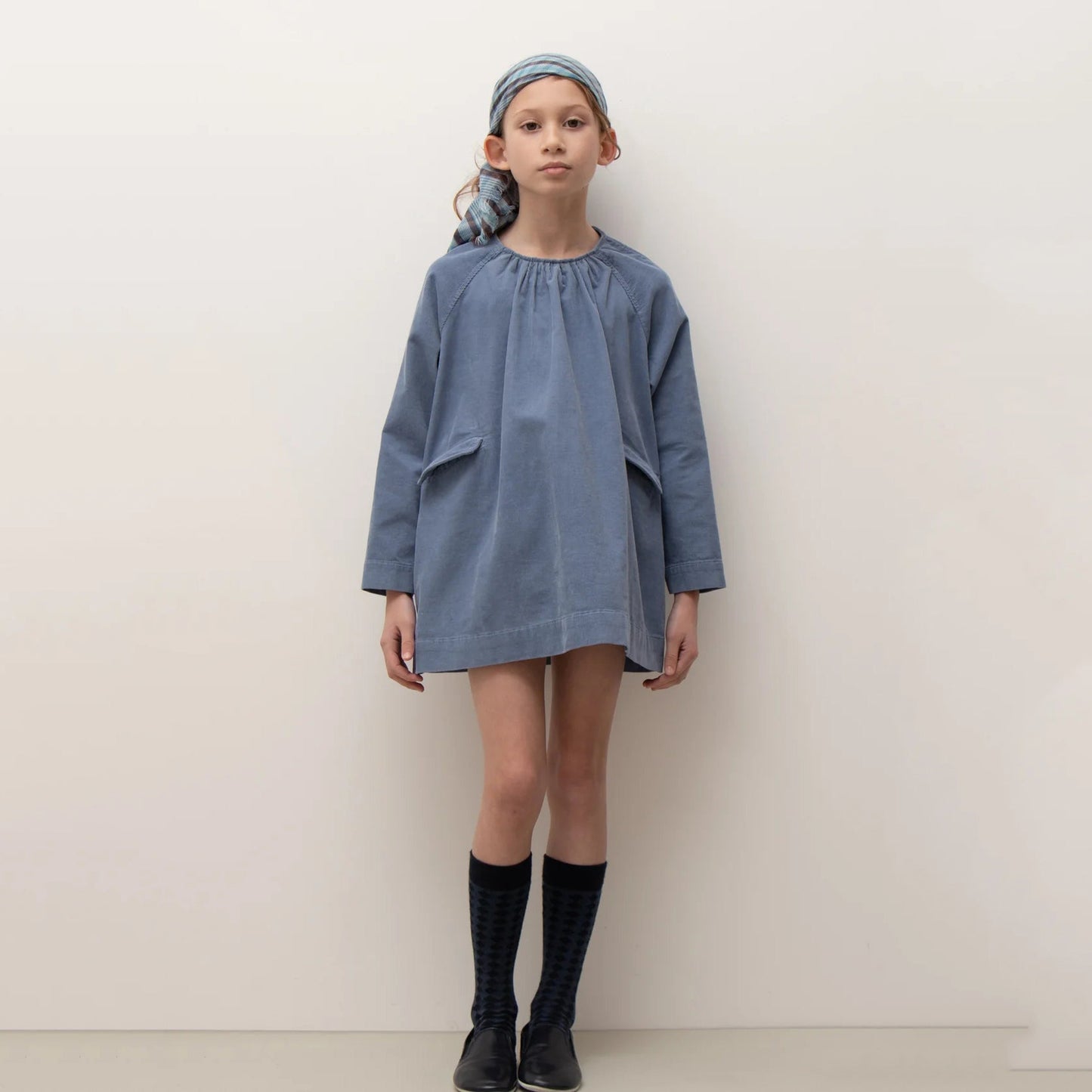 女童蓝色灯芯绒连衣裙