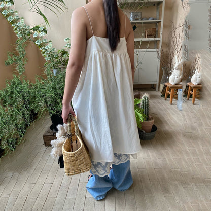 女童白色棉连衣裙