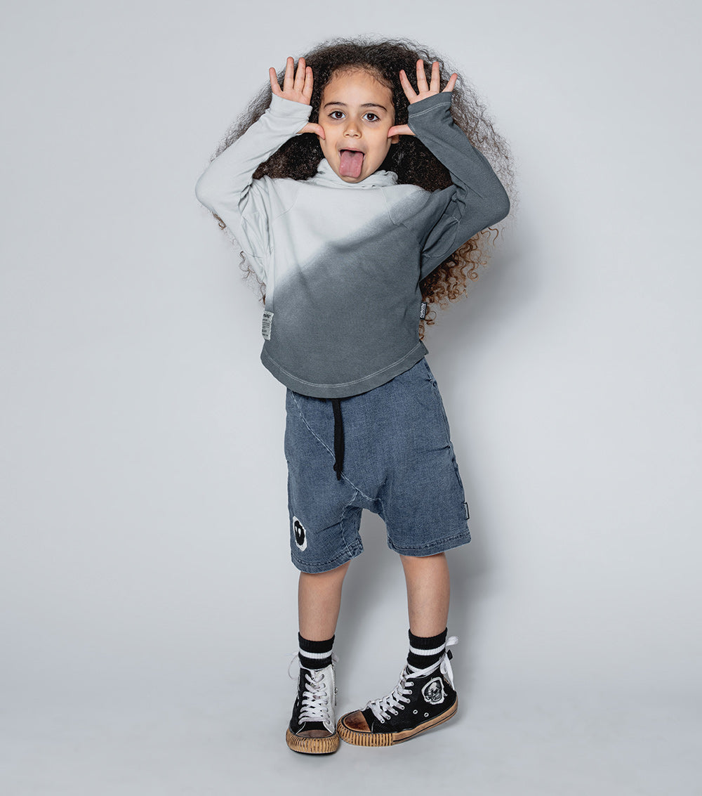 儿童蓝色牛仔短裤