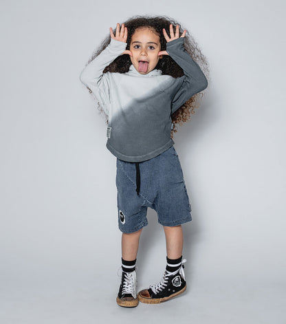 儿童蓝色牛仔短裤