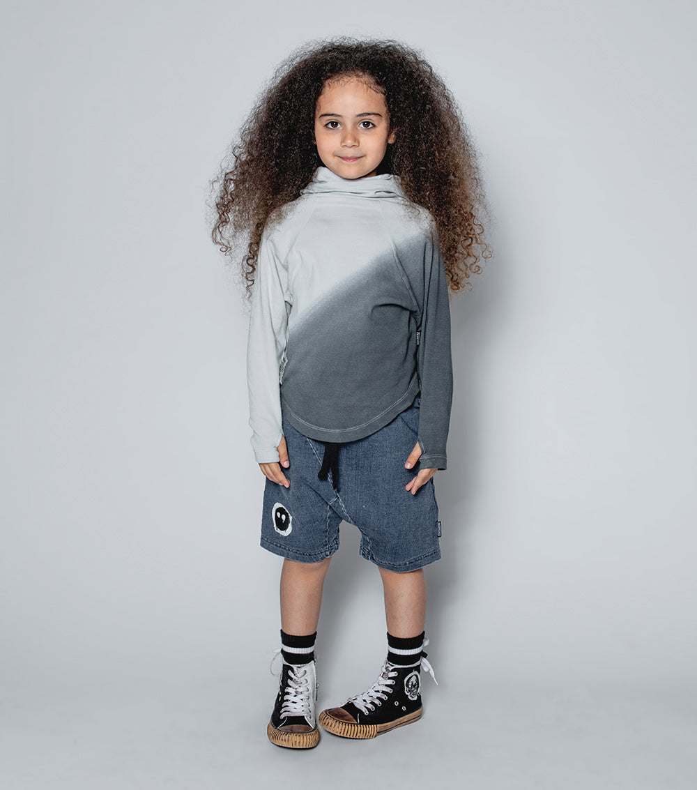 儿童蓝色牛仔短裤