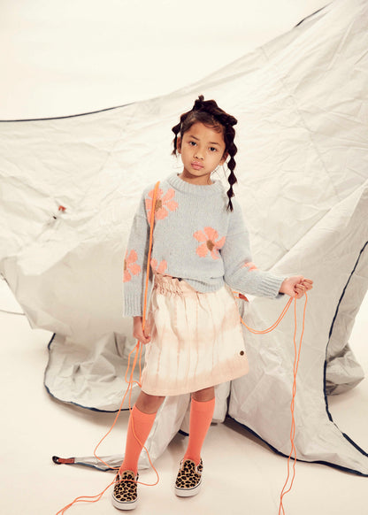 女童淡蓝色花朵毛衣