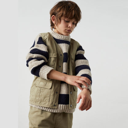 儿童军绿色马甲