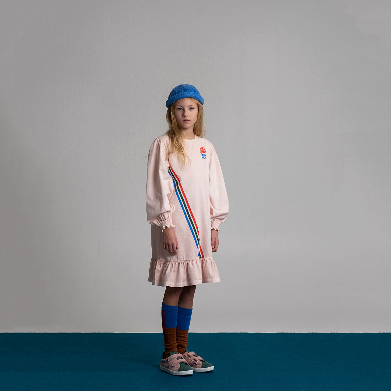 儿童蓝色灯芯绒帽子