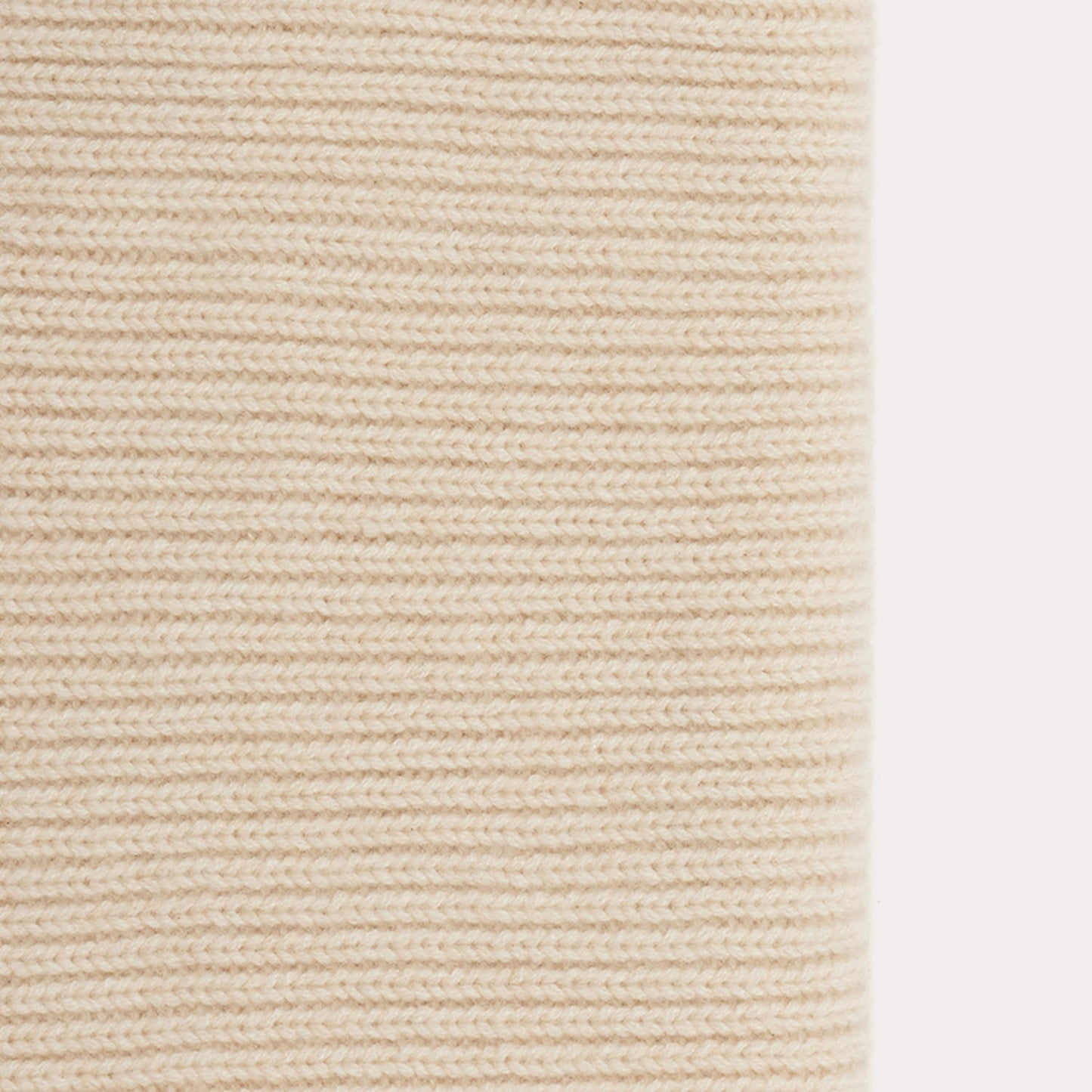 儿童象牙白羊绒围巾