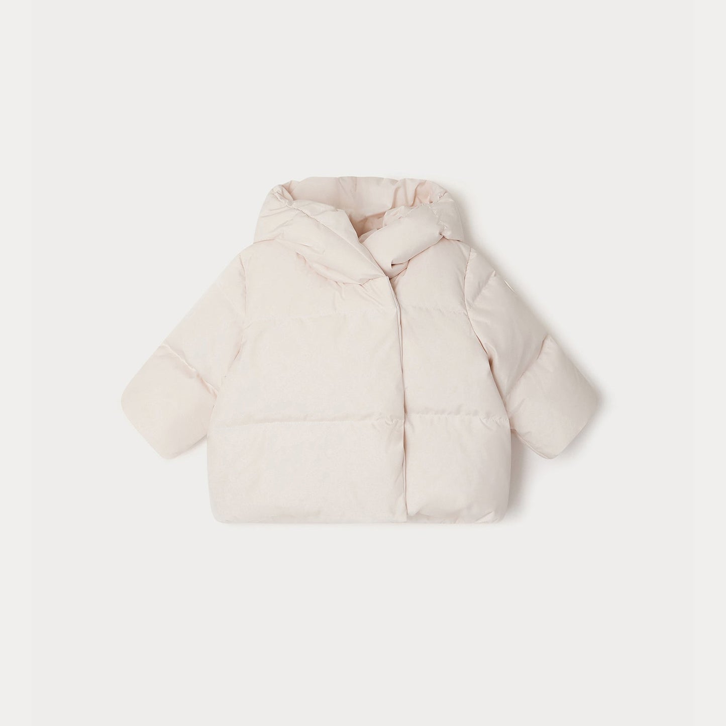 女婴淡粉色羽绒服