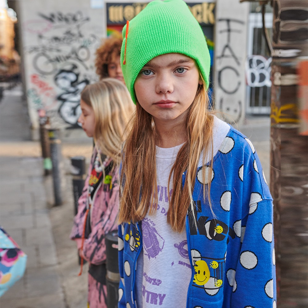 儿童蓝色拉链上衣