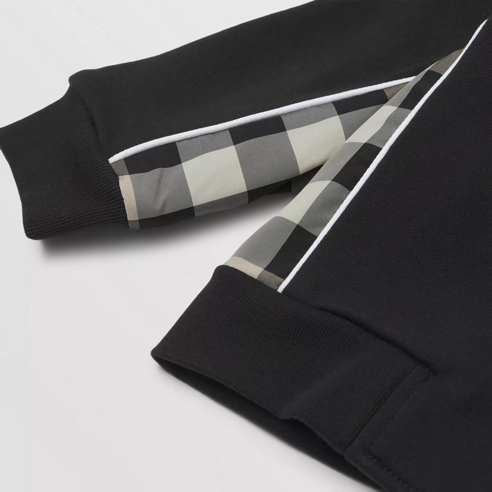 婴儿黑色连帽棉上衣