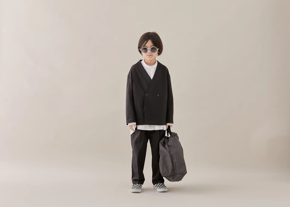 儿童黑色夹克
