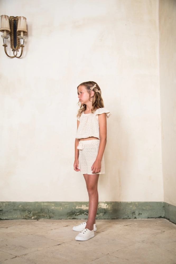 女童白色棉短裤