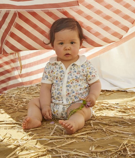 女婴白色棉连体衣